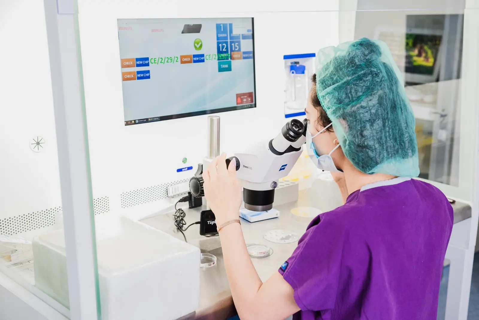 Vita Altera IVF deneyimli embriyoloji uzmanı